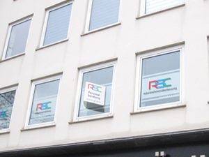 Nasenschild für die Firma RSC Group in Mönchengladbach.