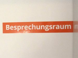 Beschriftung der neuen Räumlichkeiten von Office People in Mönchengladbach Rheydt.