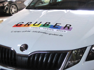 Fahrzeugbeschriftung für das Malerunternehmen Gruber GmbH & CO. KG in Grevenbroich Elsen